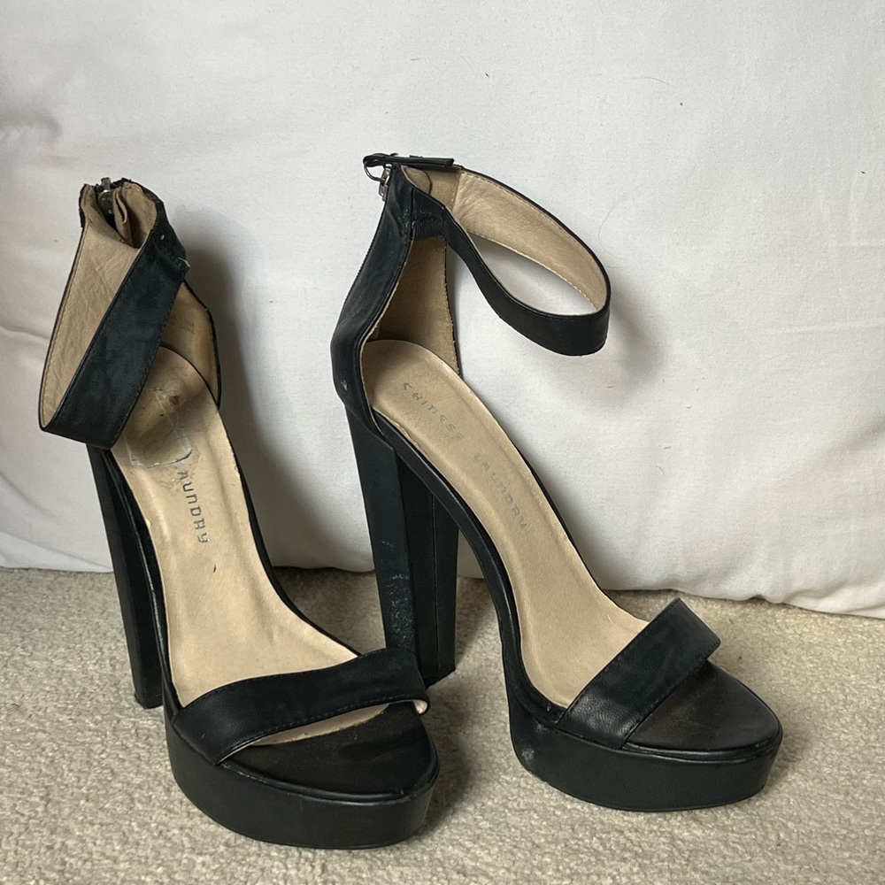 Chinese Landry black size 7.5 heels